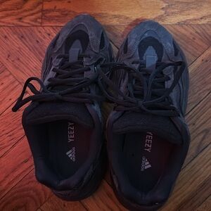 YEEZY Boost 700 v2